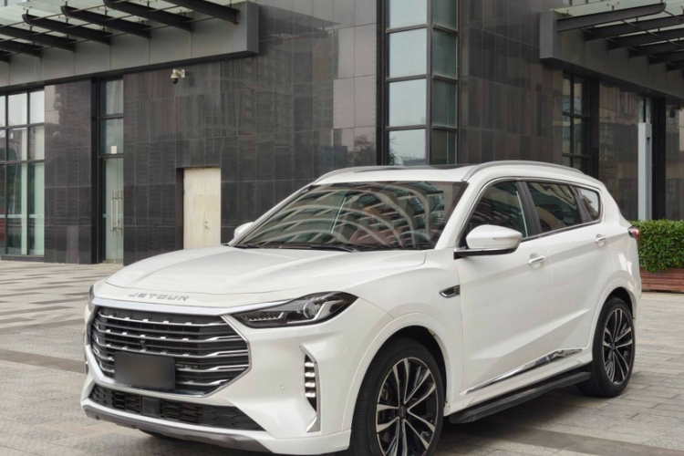 X70 PLUS 2020 car image #2