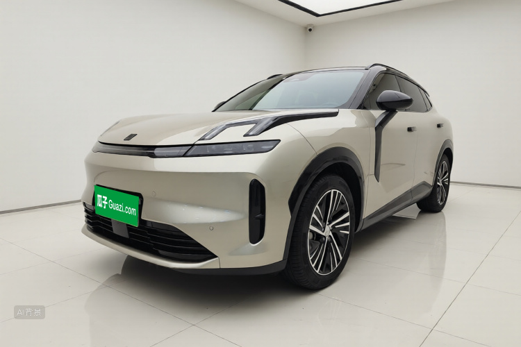 Lynk & Co 08 EM-P 2024 car image #2