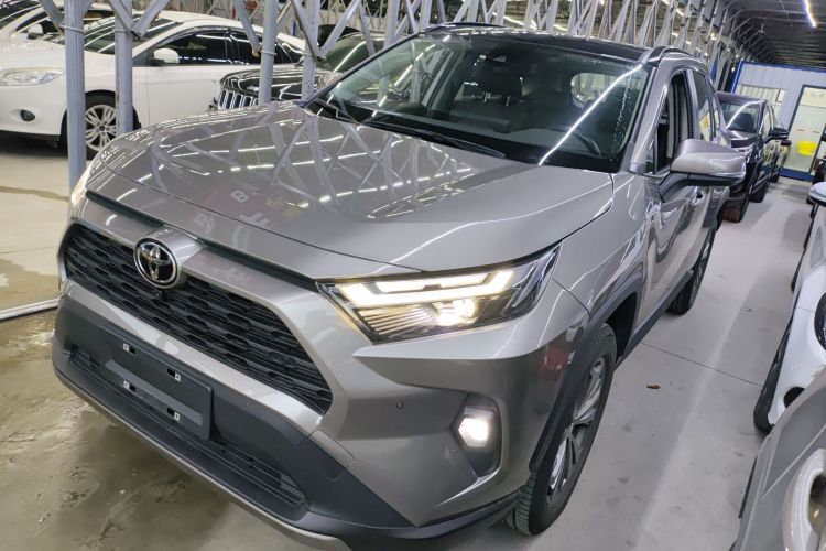 Toyota RAV4 2024 car image #2