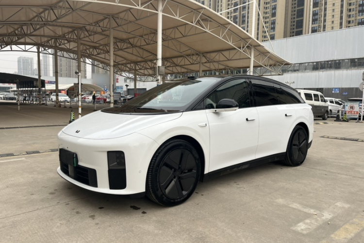 Li 2025 car image #2