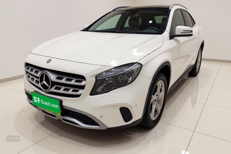 Mercedes-Benz GLA Class 2019 car image #2