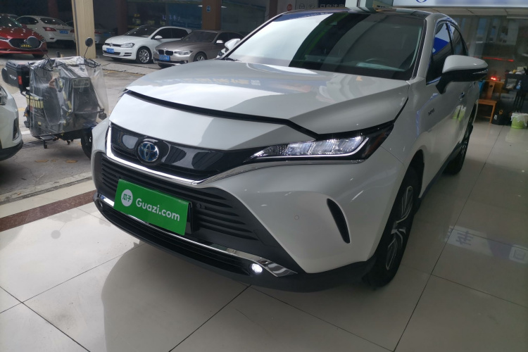 Toyota Harrier 2023 car image #2