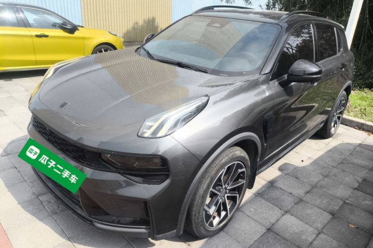 Lynk & Co 01 EM-P 2022 car image #2