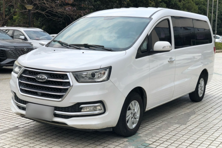 JAC 2017 car image #2
