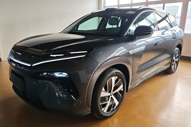 BYD Tang L 2025 immagine di auto #2