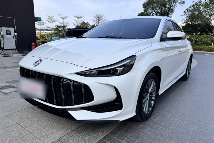 MG 5 2025 car image #2