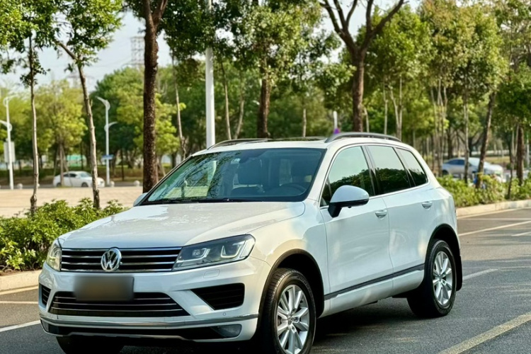 Volkswagen Touareg 2016 car image #2