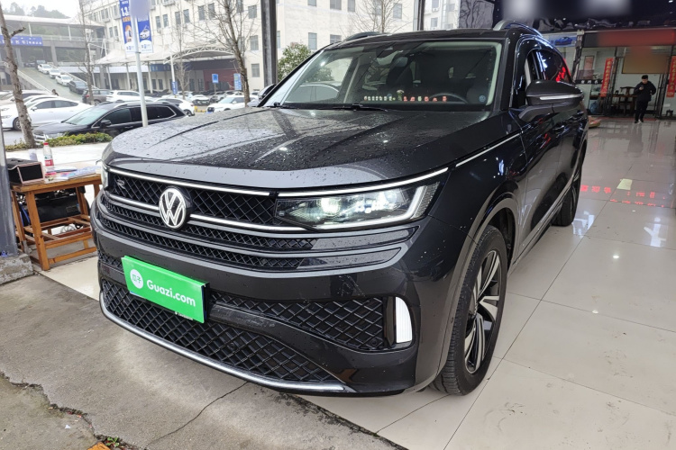 Volkswagen Tavendor 2023 car image #2