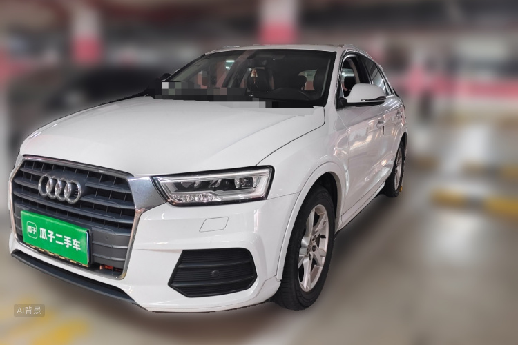 Audi Q3 2018 car image #2