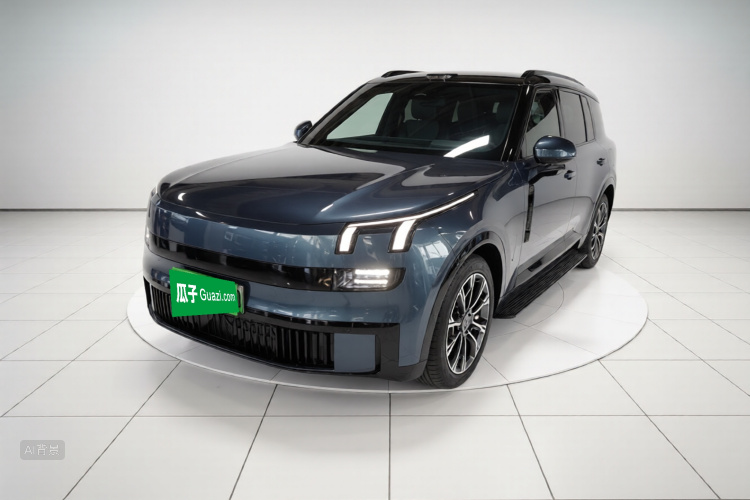 Lynk & Co 900 2025 car image #2