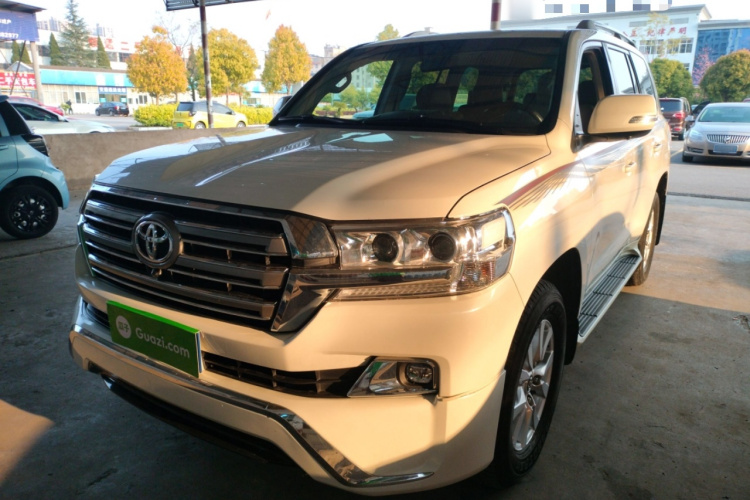 Toyota 2019 #2 Toyota 2019 car image #2