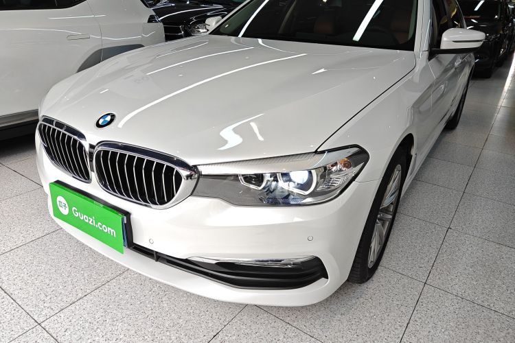 BMW 5 Series 2017 #2 BMW 5 Series 2017 car image #2