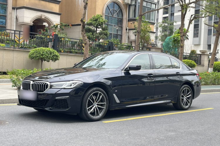 BMW 5 Series 2024 car image #2