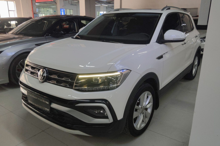 Volkswagen T-Cross 2020 car image #2