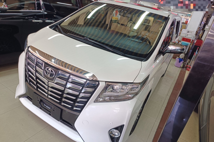 Toyota Alphard 2018 car image #2