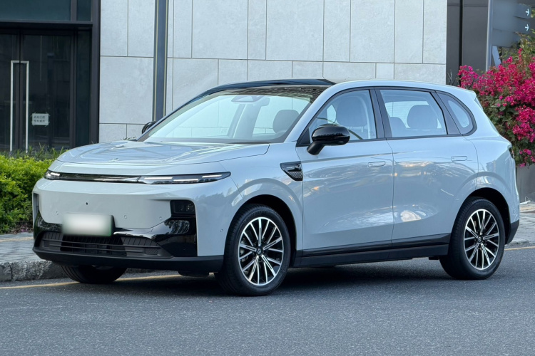 零跑汽车 零跑B10 2025 汽车图片 #2