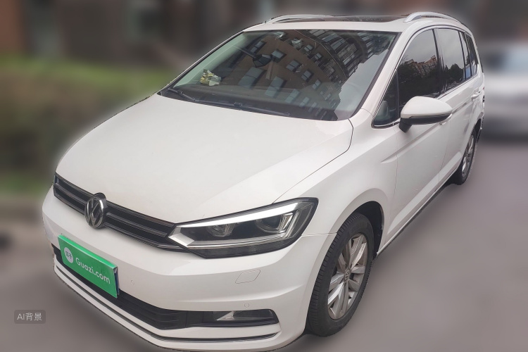 Volkswagen Touran 2017 immagine di auto #2