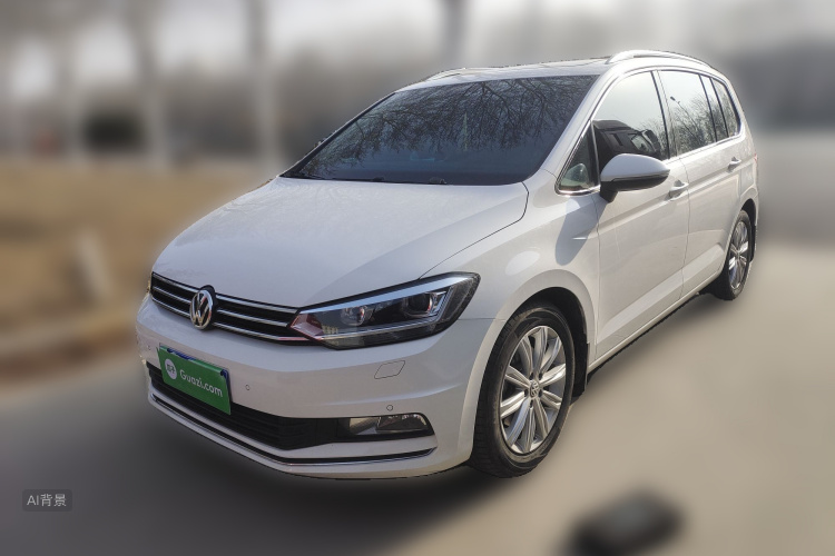 Volkswagen Touran 2018 immagine di auto #2