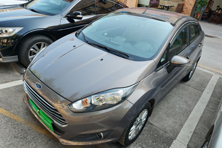 Ford Fiesta 2015 car image #2