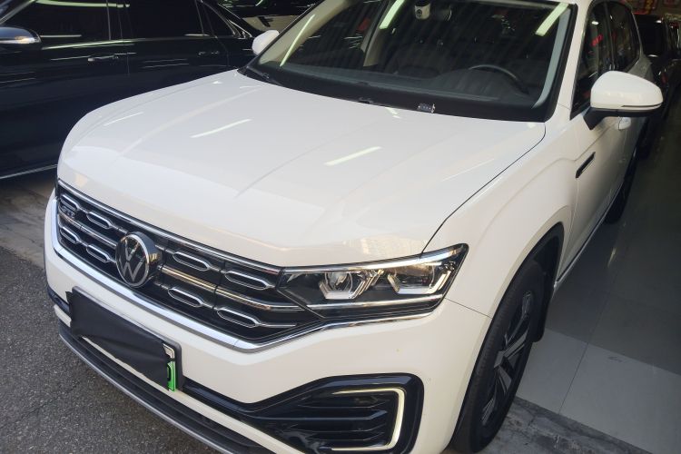 Volkswagen Tayron GTE 2022 car image #2