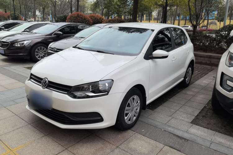 Volkswagen Polo 2017 car image #2