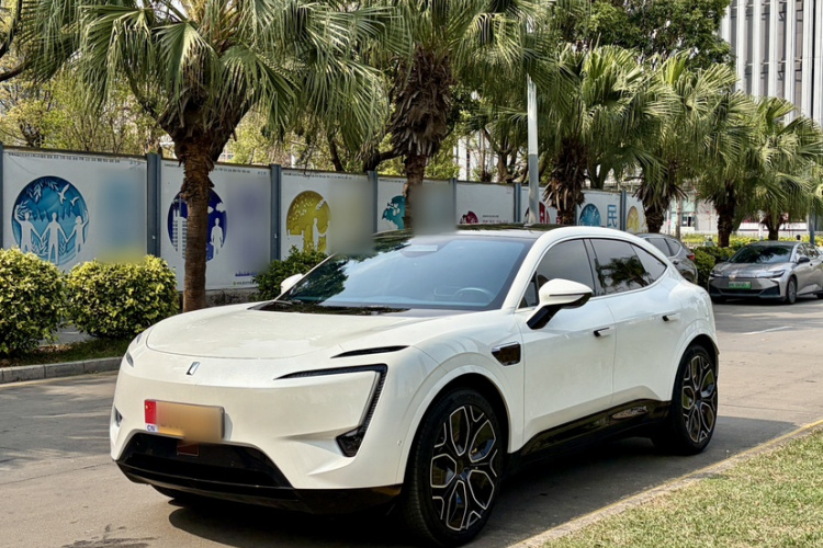 Avatr 11 2023 immagine di auto #2