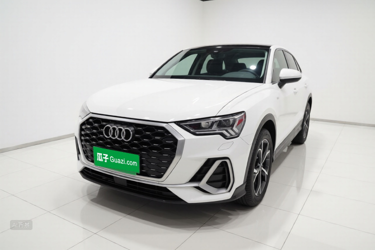 Audi Q3 2021 car image #2