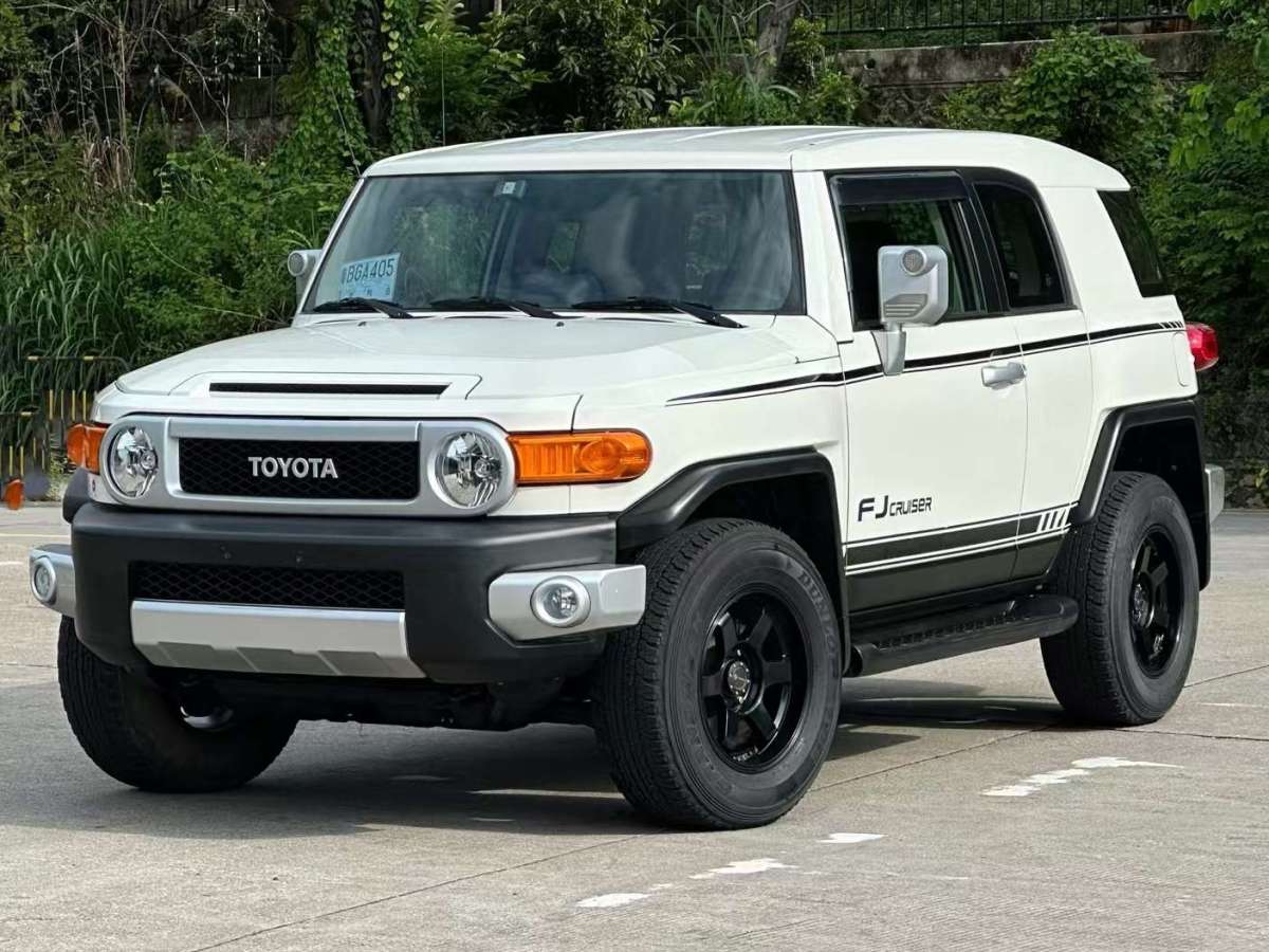 Toyota FJ Cruiser 2019 #2 Toyota FJ Cruiser 2019 car image #2