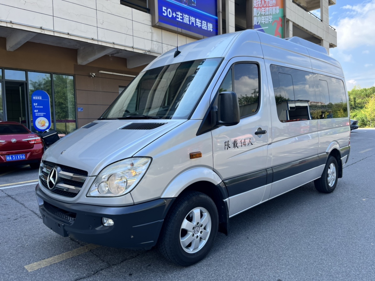 Mercedes-Benz Sprinter 2013 car image #2