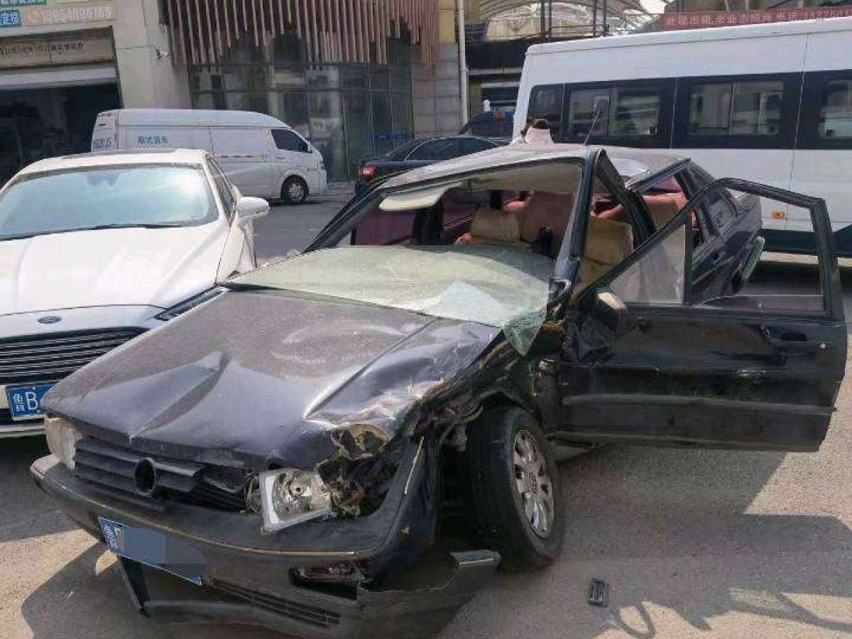 Volkswagen Santana Classic 2013 #2 Volkswagen Santana Classic 2013 car image #2