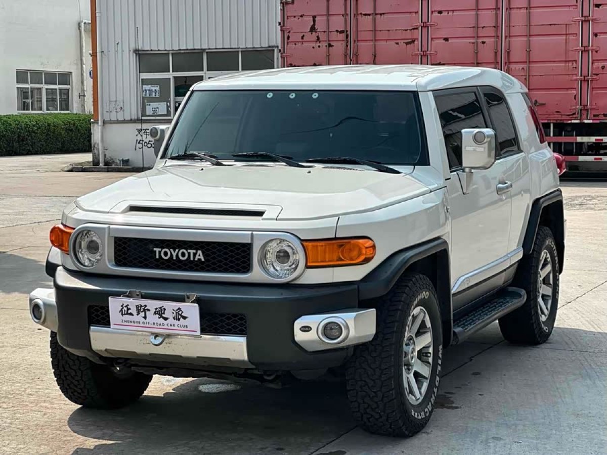 Toyota FJ Cruiser 2017 car image #2