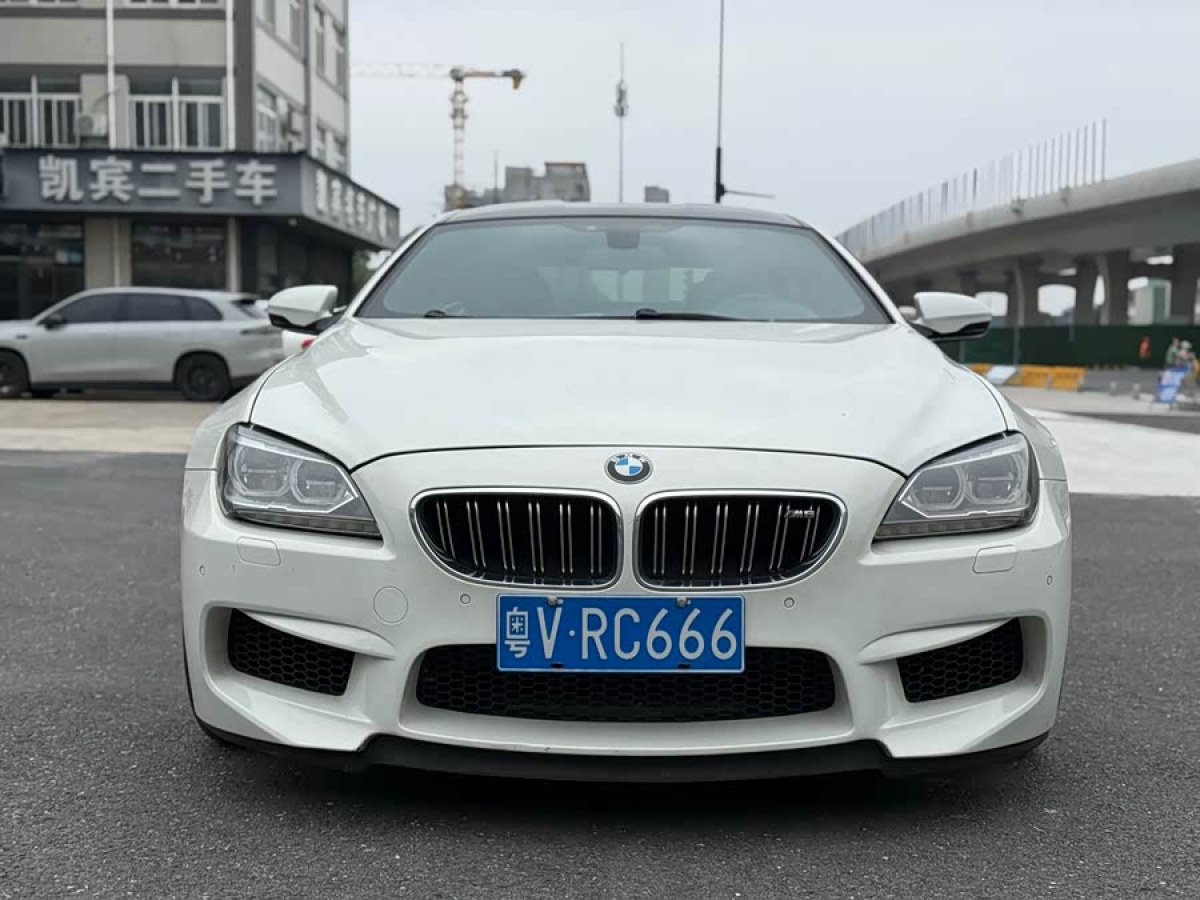 BMW M6 2013 car image #2