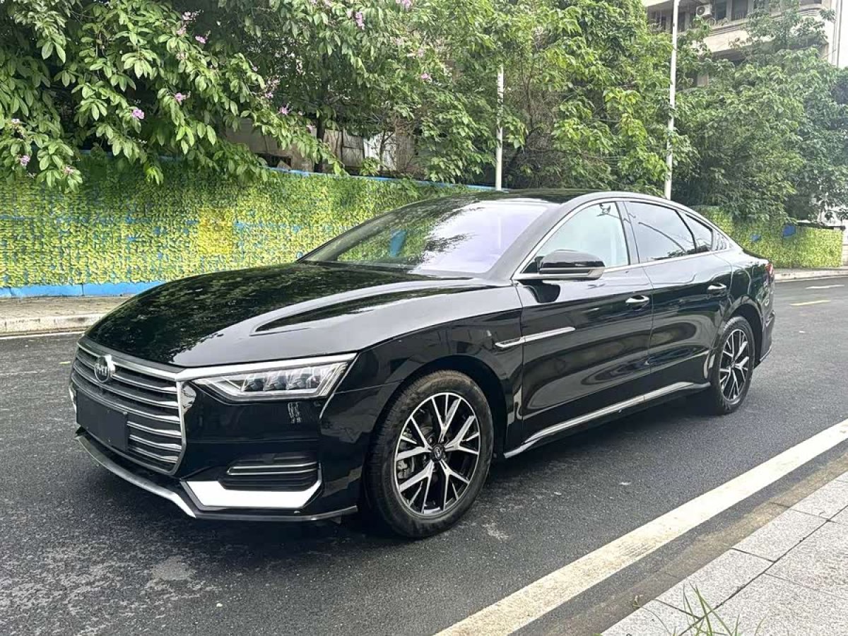 BYD e9 2021 car image #2