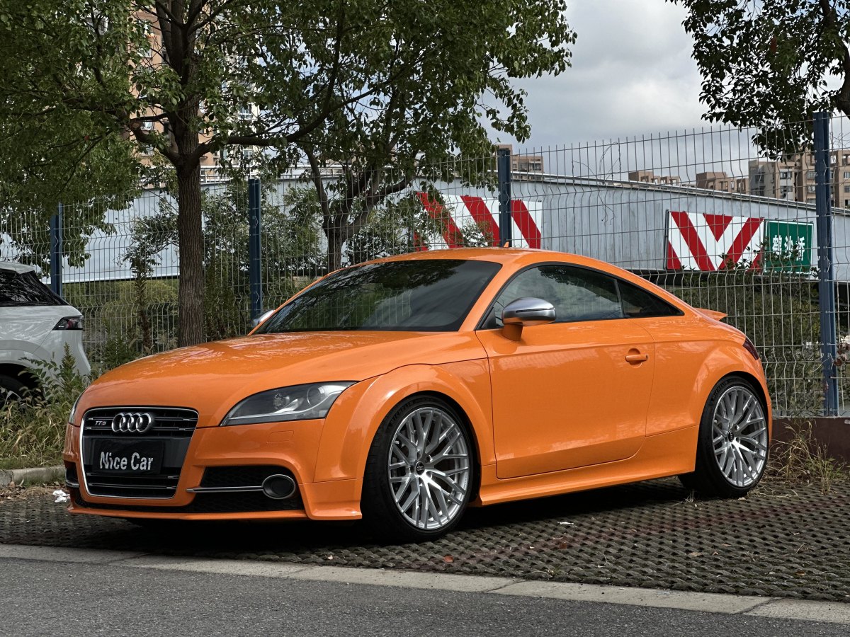 Audi TTS 2011 car image #2