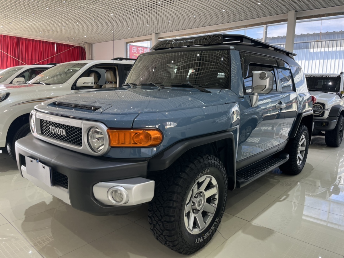 Toyota FJ Cruiser 2018 #2 Toyota FJ Cruiser 2018 immagine di auto #2