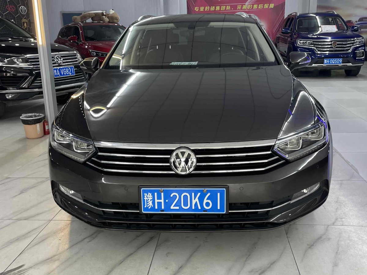 Volkswagen Passat Variant 2017 immagine di auto #2