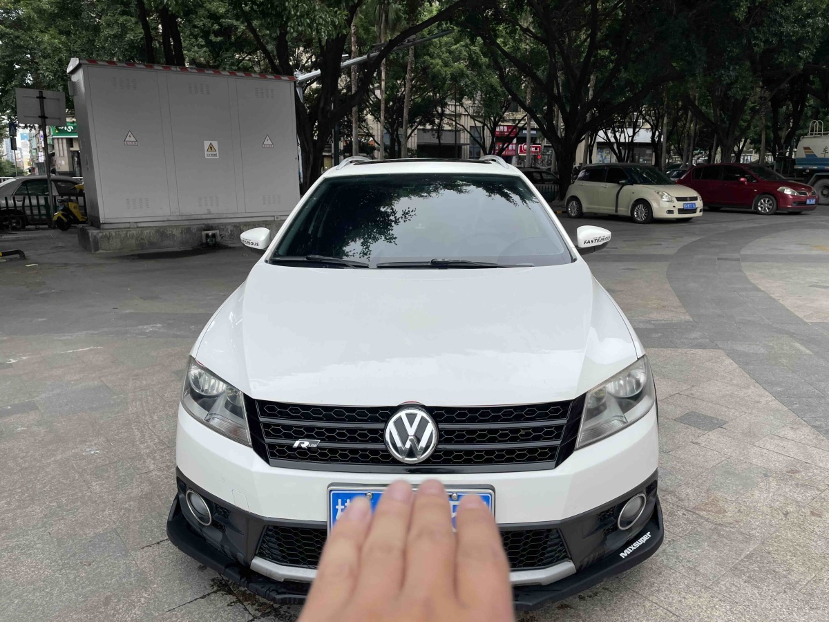 Volkswagen Cross Lavida 2014 immagine di auto #2