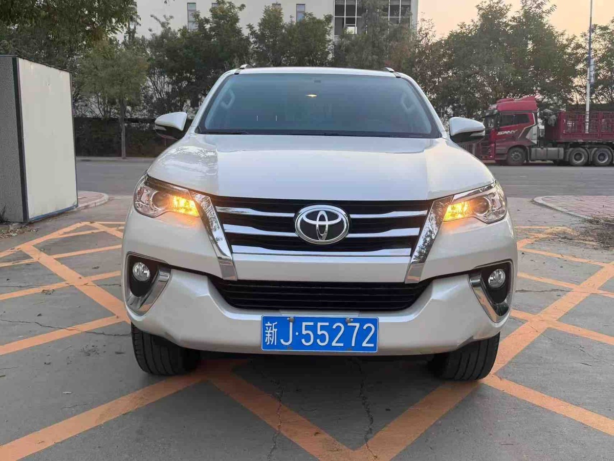 Toyota Fortuner 2016 immagine di auto #2