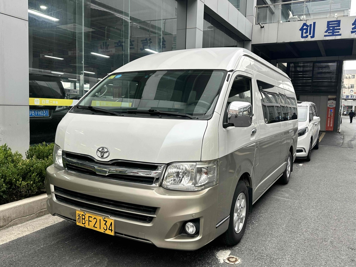 Toyota Hiace 2013 immagine di auto #2