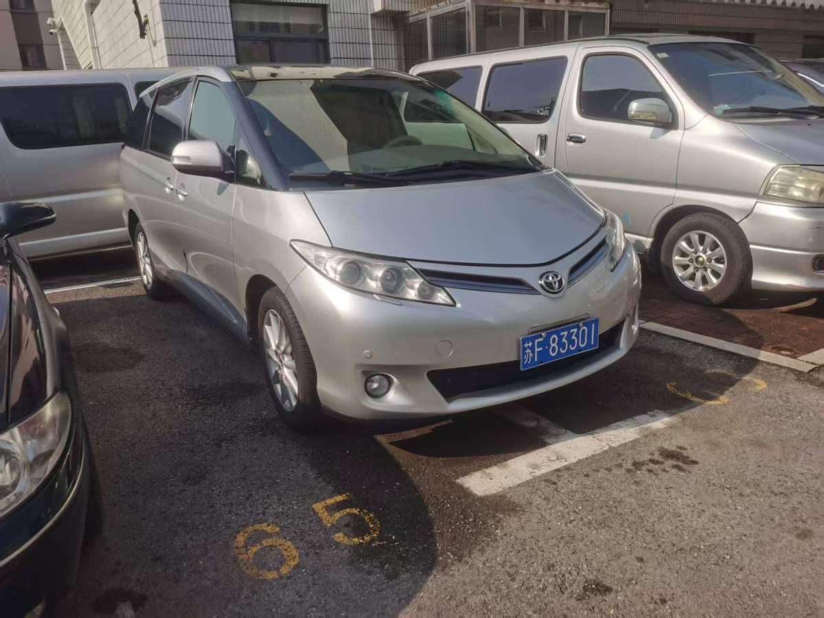 Toyota Previa 2011 car image #2