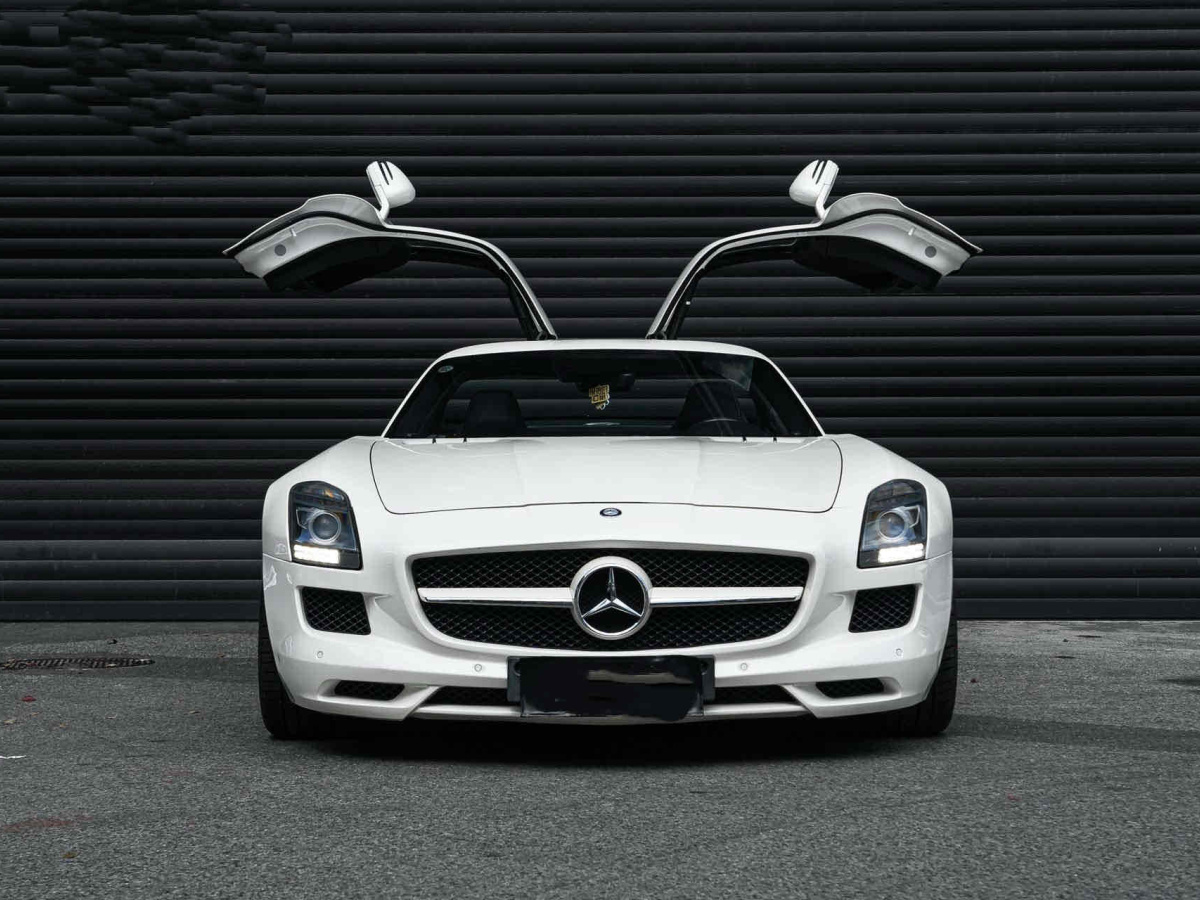 Mercedes-Benz SLS AMG 2011 изображение автомобиля #2