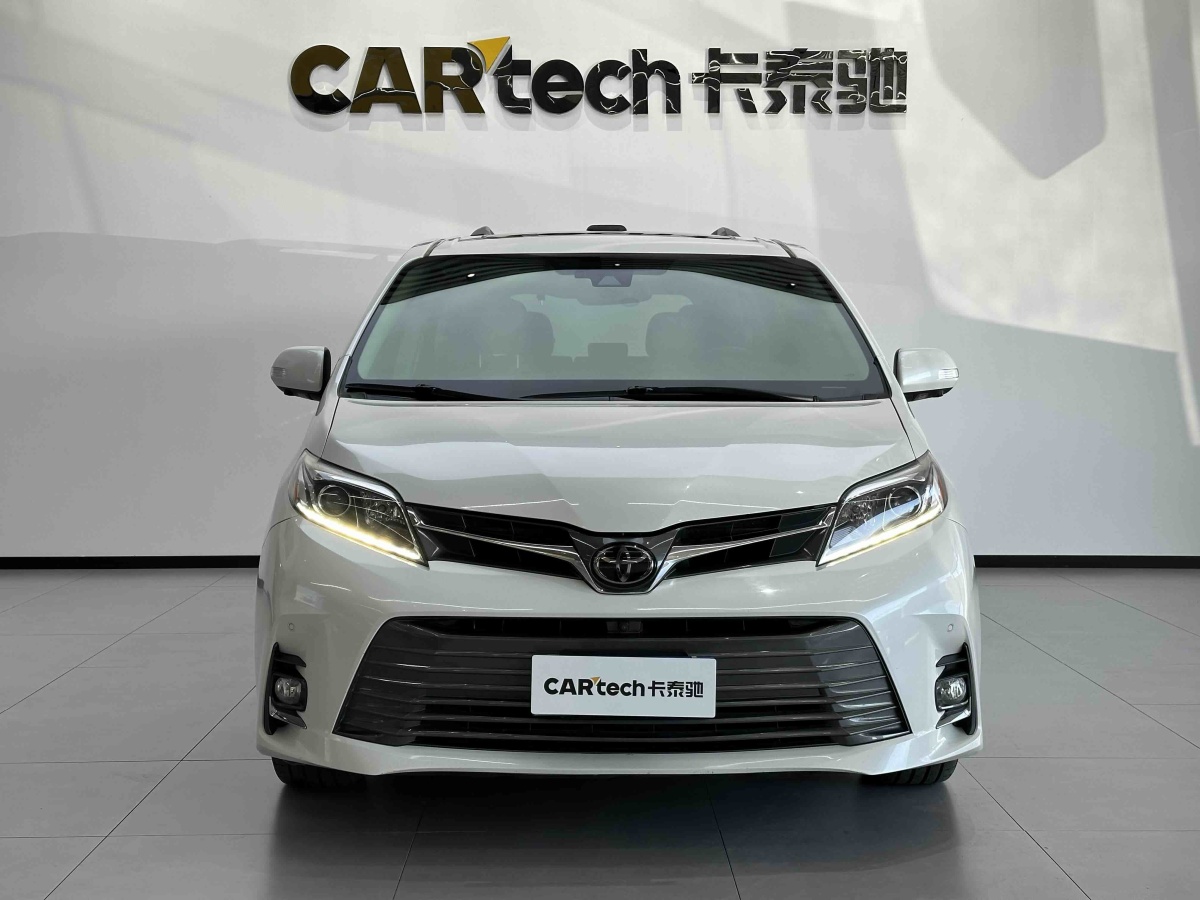 Toyota SIENNA 2019 car image #2