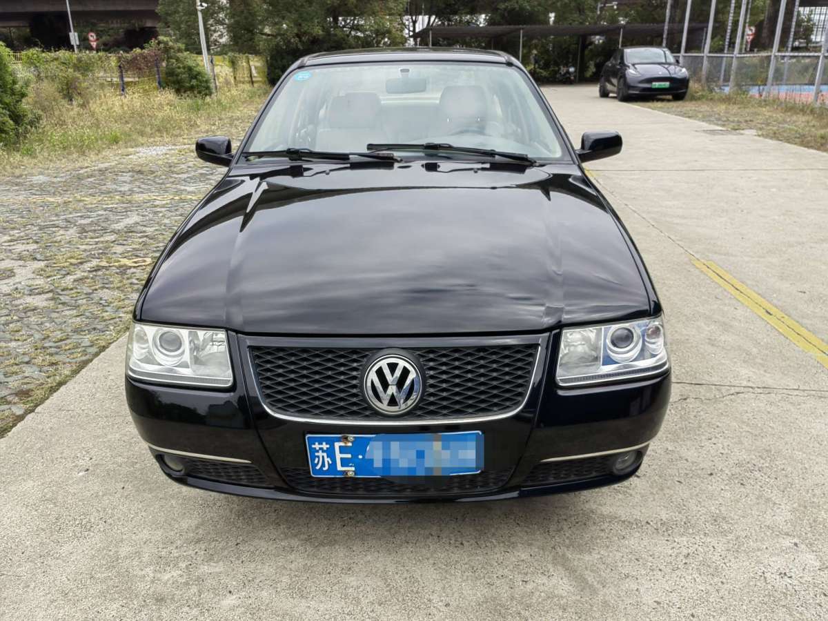 Volkswagen Santana Vista 2011 car image #2