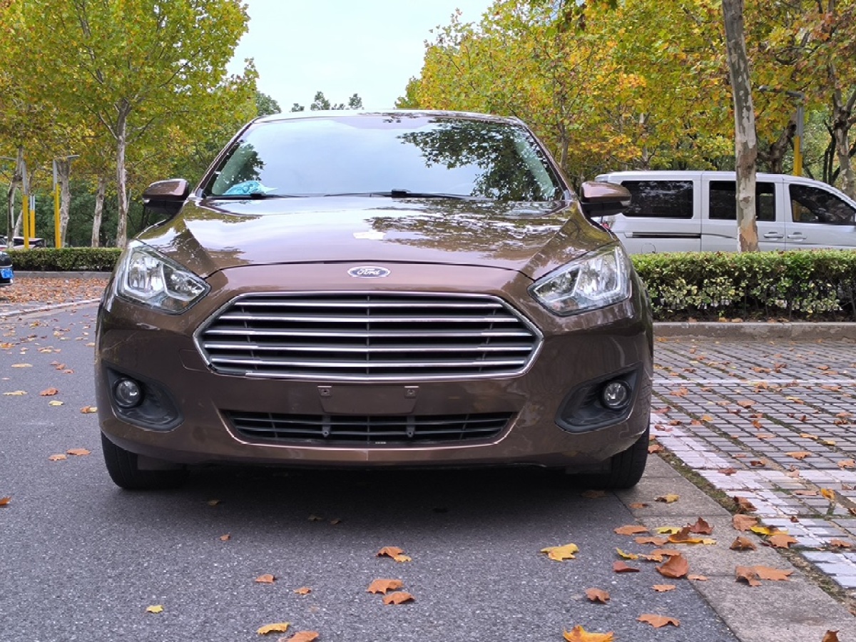 Ford Escort 2018 car image #2