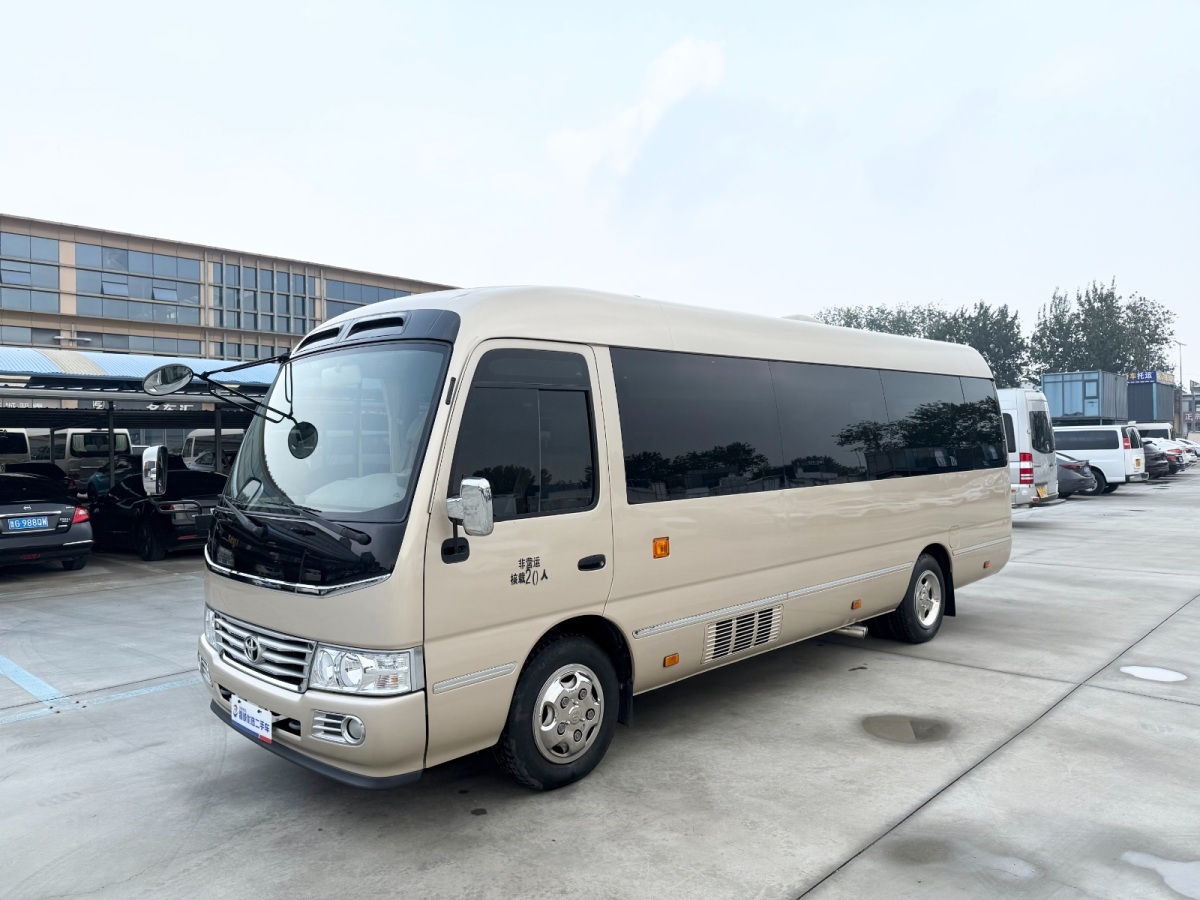 Toyota Coaster 2023 imagen de coche #2