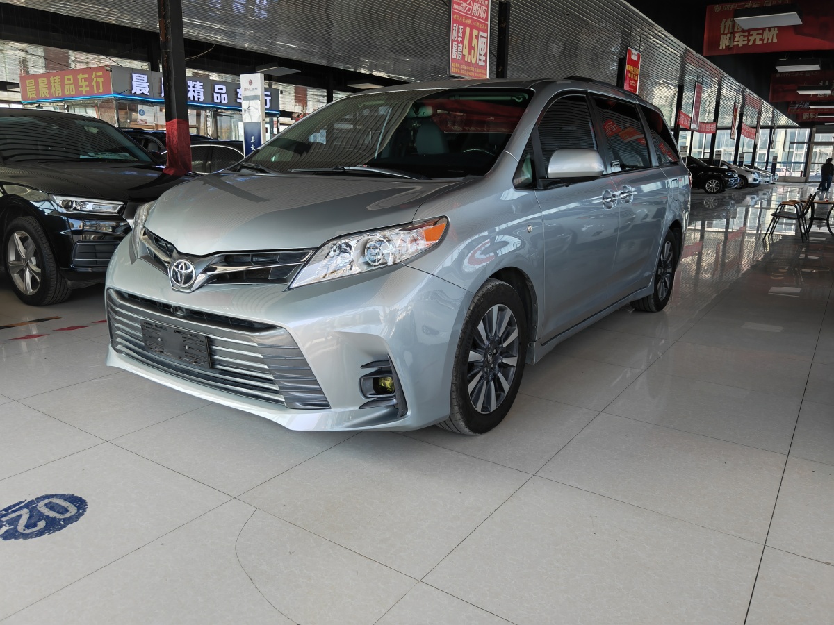 Toyota SIENNA 2020 #2 Toyota SIENNA 2020 car image #2