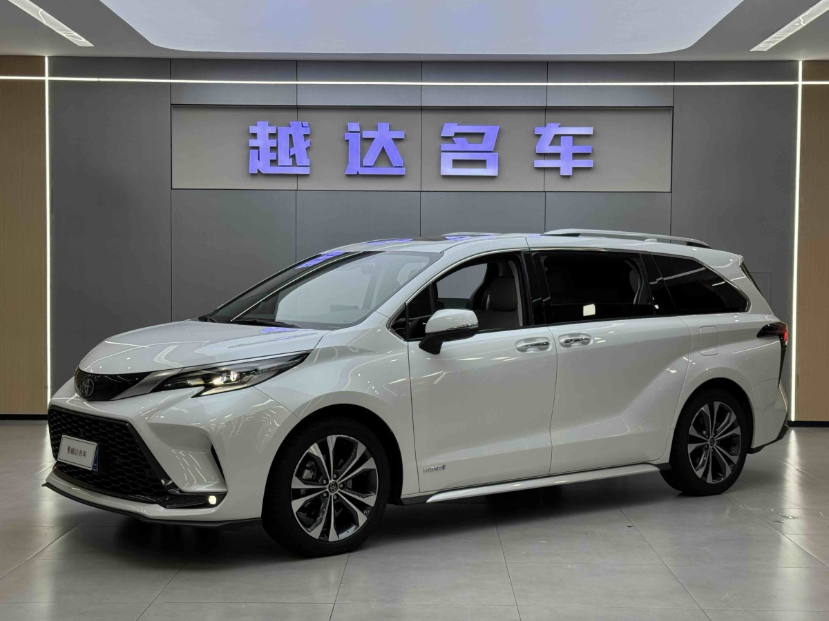 Toyota Granvia 2024 immagine di auto #2