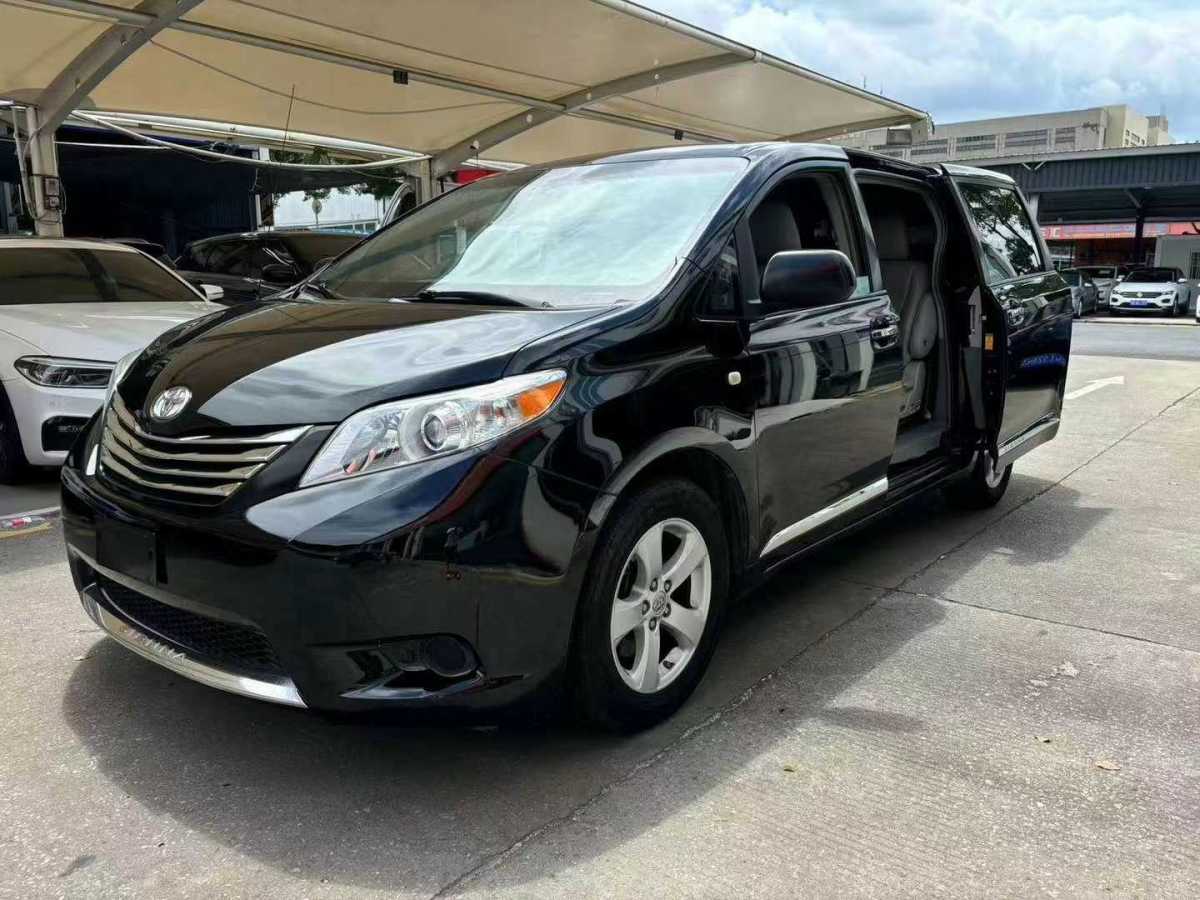 Toyota SIENNA 2014 car image #2