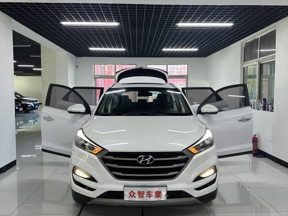 Hyundai Tucson (Imported) 2016 car image #2