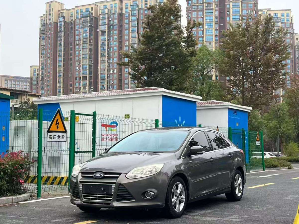 Ford Focus (Imported) 2013 car image #2